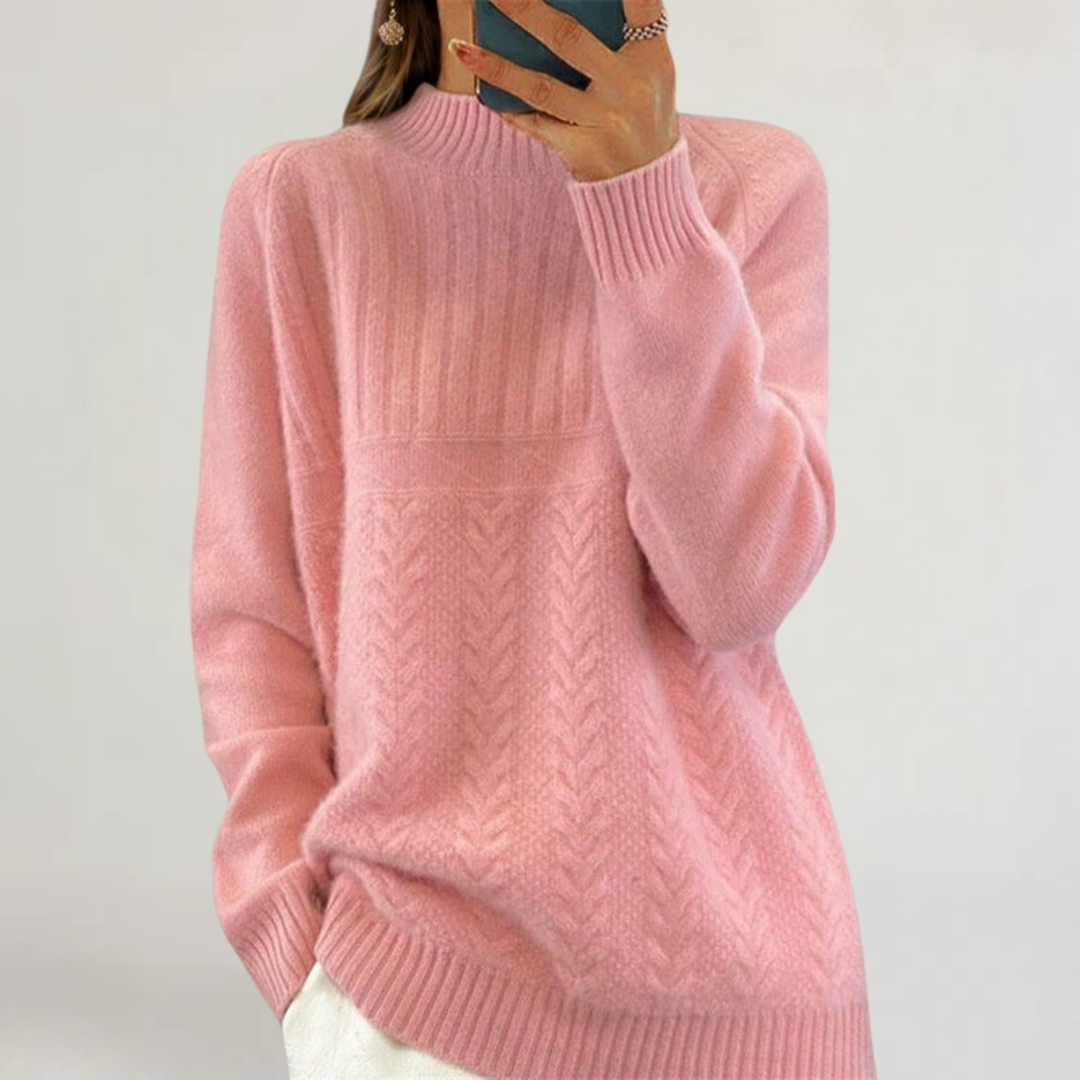 FRANCESCA | MAGLIA IN LANA SOFFICE CON LAVORAZIONE A MOTIVI E COLLO ALTO