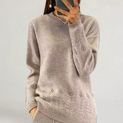 FRANCESCA | MAGLIA IN LANA MORBIDA CON RICAMI A RILIEVO