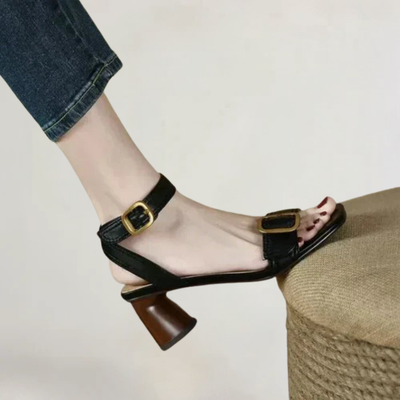 BRIANNA | SANDALI ELEGANTI DAL DESIGN UNICO