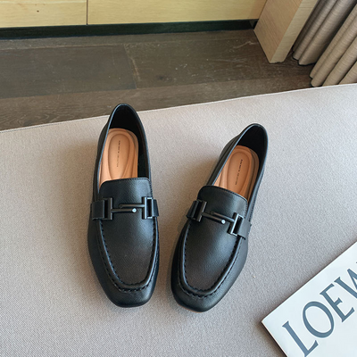 VIVIANA | MOCASSINO ELEGANTE CON DETTAGLIO METALLICO