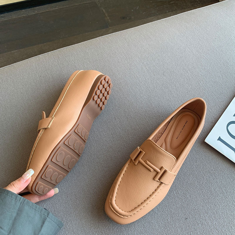 VIVIANA | MOCASSINO ELEGANTE CON DETTAGLIO METALLICO